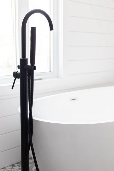 Agua Canada SHIRO Round Freestanding Faucet