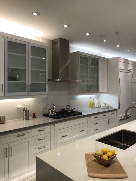 Cyclone 30" Pro Collection 300 CFM Wall Mount Range Hood