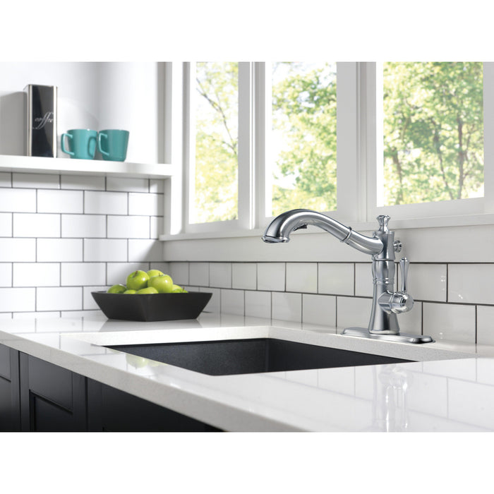 Delta CASSIDY Single Handle Pull-Out Kitchen Faucet