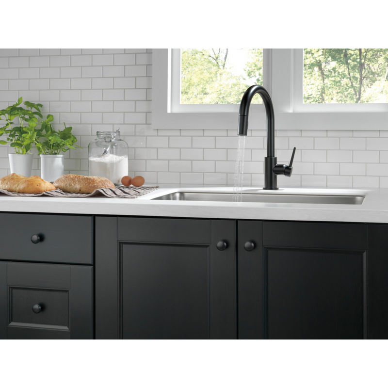 Delta Trinsic Single Handle Pull-Down Kitchen Faucet in Matte Black